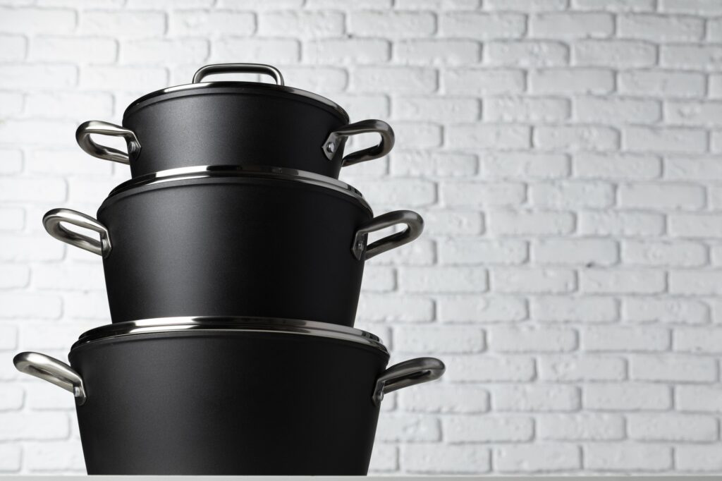 راهنمای خرید ظروف پخت و پز مناسب برای آشپزخانه خانم‌های خانه‌دار