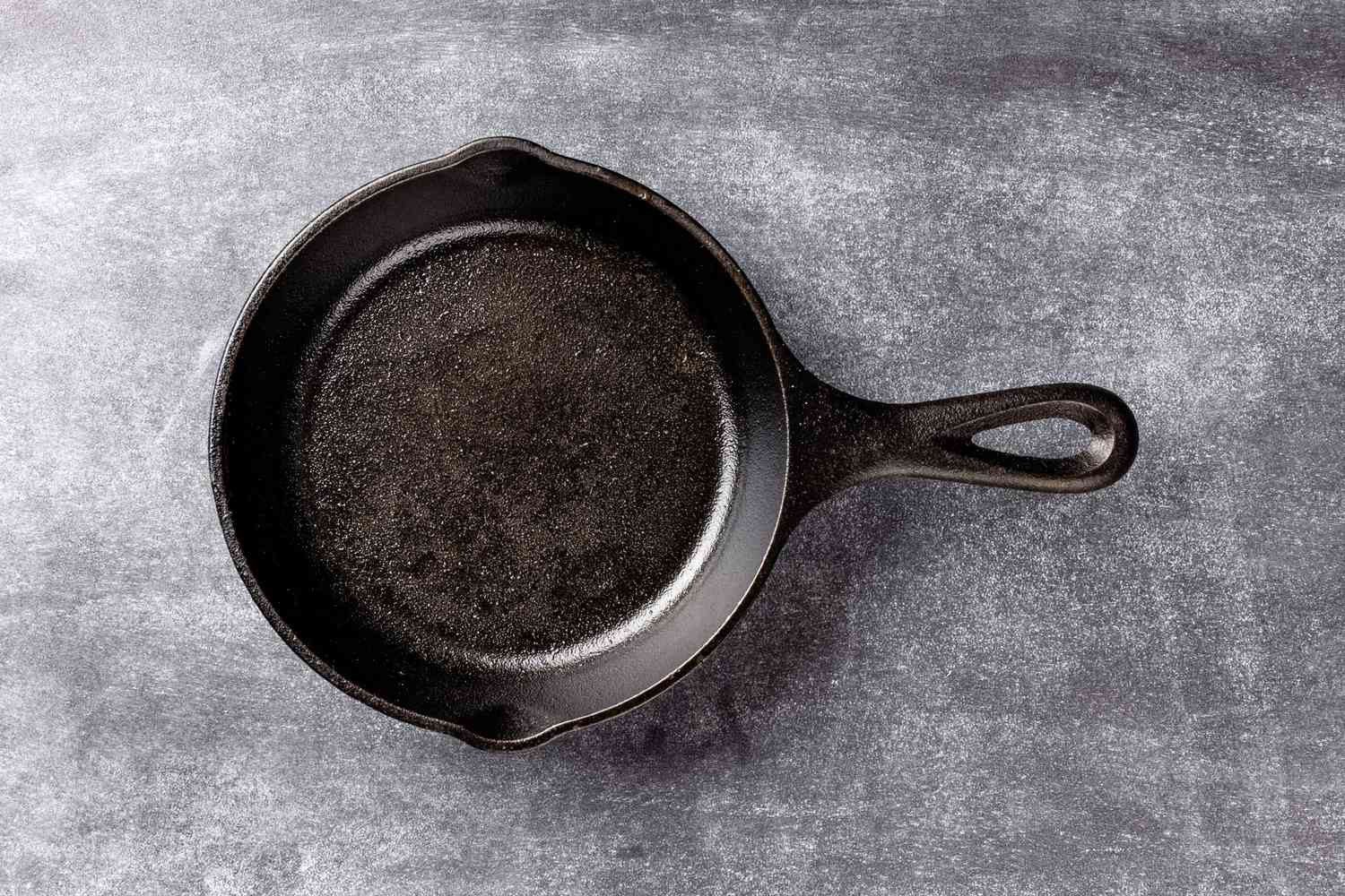 نکات کلیدی برای افزایش عمر ظروف پخت و پز چدنی و گرانیتی