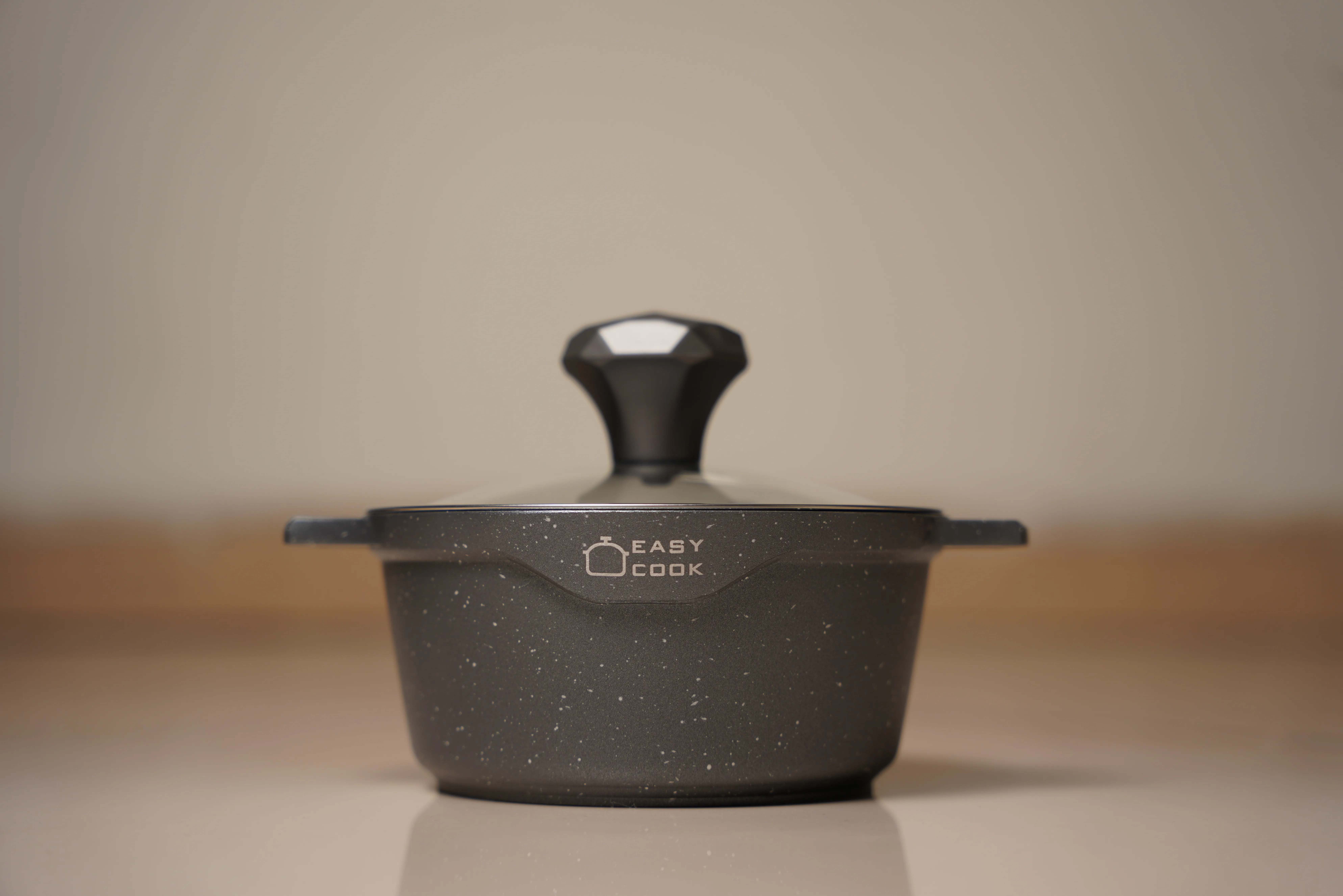 تابه وک چیست؟ انواع کاربردهای تابه وک در آشپزی