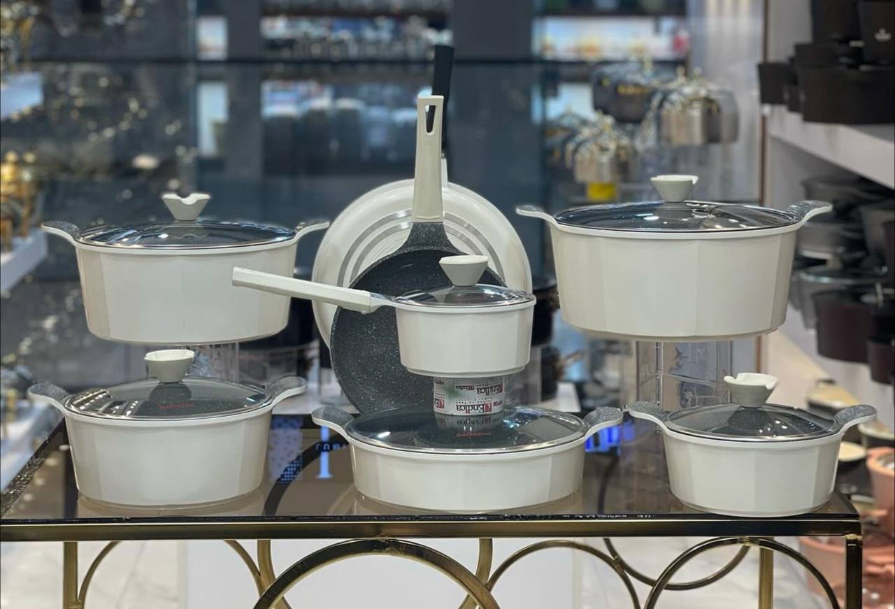 تفاوت قابلمه چدنی و سرامیکی: کدام برای آشپزی روزمره بهتر است؟