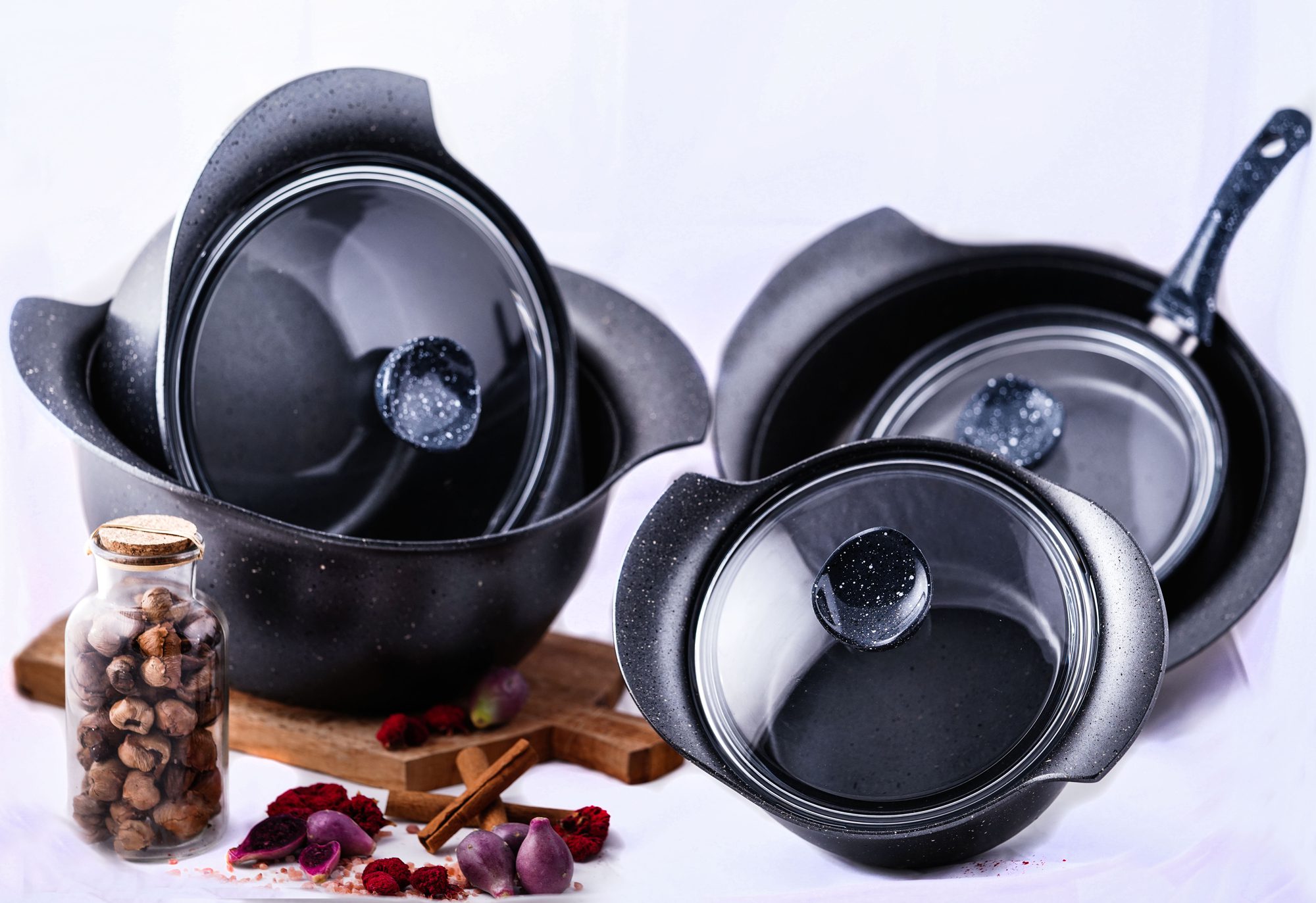 شیوه نگهداری قابلمه گرانیتی | دوام نچسب با نکات ساده