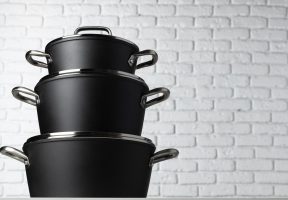 راهنمای خرید ظروف پخت و پز مناسب برای آشپزخانه خانم‌های خانه‌دار