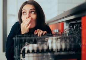 با این روش ها بوی بد ظروف را از بین ببرید!