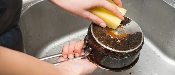 ترفندهای تمیز کردن قابلمه سوخته